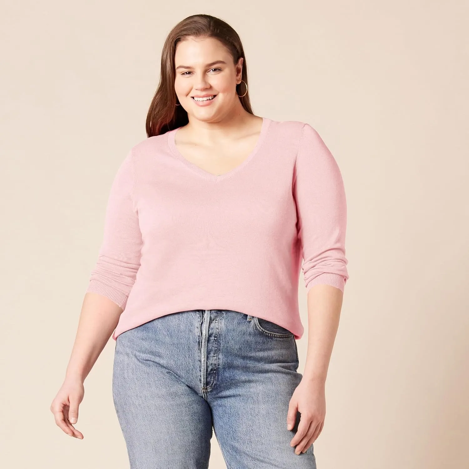 Amazon Essentials Women's Classic-Fit Lightweight Long-Sleeve V-Neck Sweater (Available in Plus Size)