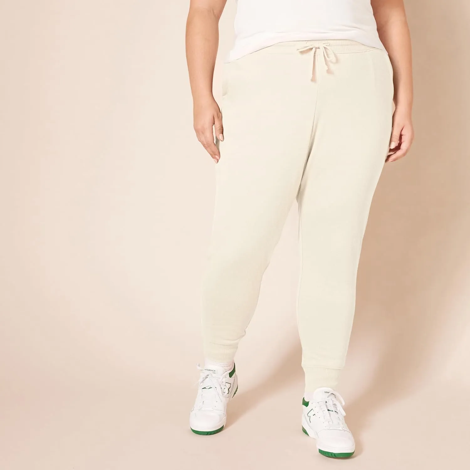 Amazon Essentials Women's Fleece Jogger Sweatpant (Available in Plus Size)