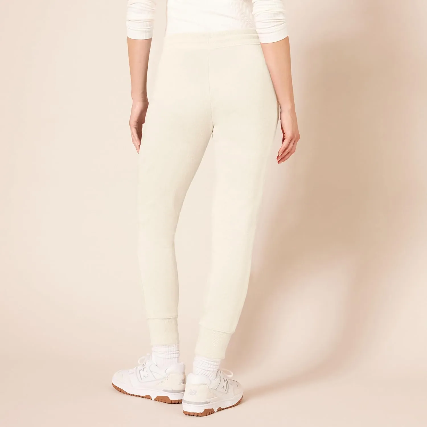Amazon Essentials Women's Fleece Jogger Sweatpant (Available in Plus Size)